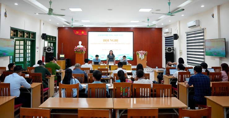 SƠN TÂY HỌP GIAO BAN THƯỜNG TRỰC UBND PHƯỜNG VỚI CÁC PHÒNG CHUYÊN MÔN, ĐƠN VỊ TRỰC THUỘC- Ảnh 9.
