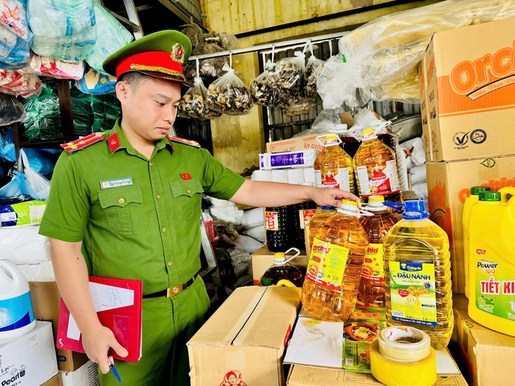 Nam Phù tăng cường kiểm tra, quyết liệt xử lý "điểm nghẽn" an toàn thực phẩm- Ảnh 11.