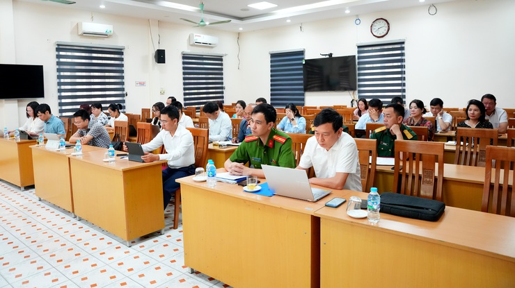 SƠN TÂY HỌP GIAO BAN THƯỜNG TRỰC UBND PHƯỜNG VỚI CÁC PHÒNG CHUYÊN MÔN, ĐƠN VỊ TRỰC THUỘC- Ảnh 2.