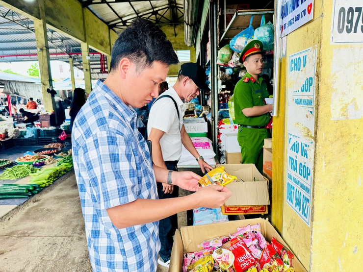 Nam Phù tăng cường kiểm tra, quyết liệt xử lý "điểm nghẽn" an toàn thực phẩm- Ảnh 8.