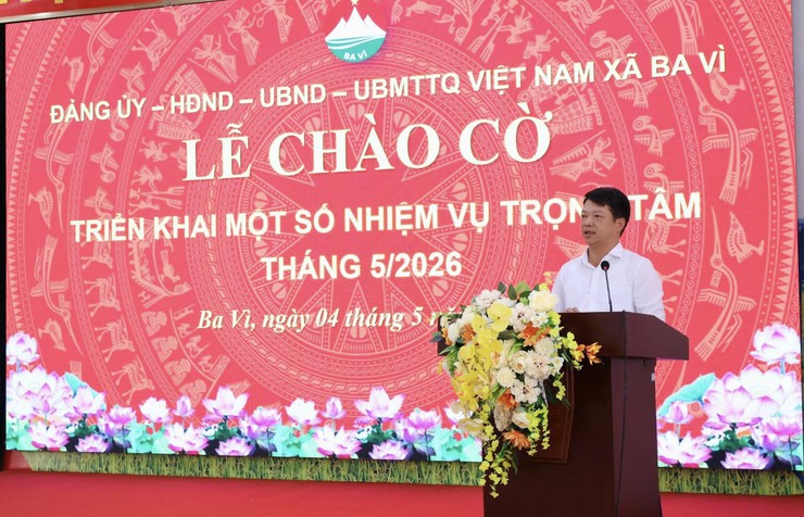 Xã Ba Vì: Tổ chức lễ chào cờ, triển khai nhiệm vụ tháng 5 và phát động ủng hộ Quỹ “Vì biển, đảo Việt Nam” năm 2026- Ảnh 1.