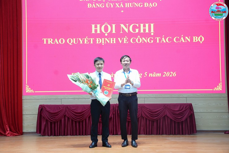 XÃ HƯNG ĐẠO TỔ CHỨC LỄ CHÀO CỜ THÁNG 5 NĂM 2026 – CÔNG BỐ QUYẾT ĐỊNH VỀ CÔNG TÁC CÁN BỘ VÀ KHEN THƯỞNG PHONG TRÀO THI ĐUA- Ảnh 2.