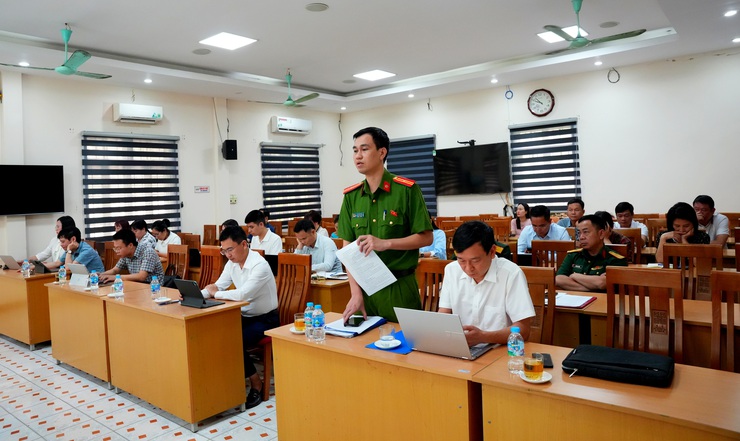 SƠN TÂY HỌP GIAO BAN THƯỜNG TRỰC UBND PHƯỜNG VỚI CÁC PHÒNG CHUYÊN MÔN, ĐƠN VỊ TRỰC THUỘC- Ảnh 4.
