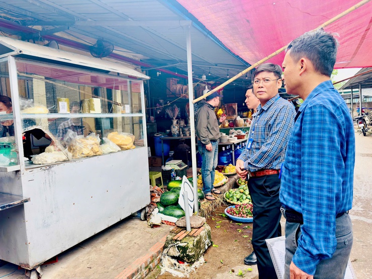 Nam Phù tăng cường kiểm tra, quyết liệt xử lý "điểm nghẽn" an toàn thực phẩm- Ảnh 2.