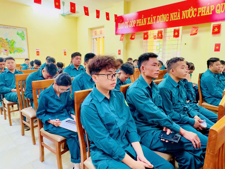 Nam Phù: Nâng cao chất lượng Dân quân tự vệ, đáp ứng yêu cầu nhiệm vụ trong tình hình mới- Ảnh 8.