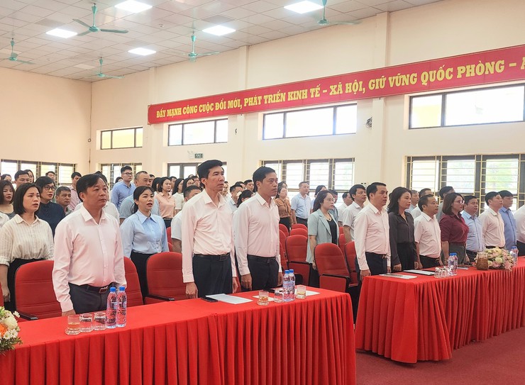 HĐND - UBND xã Nội Bài tổ chức Lễ chào cờ tháng 5/2026- Ảnh 1.