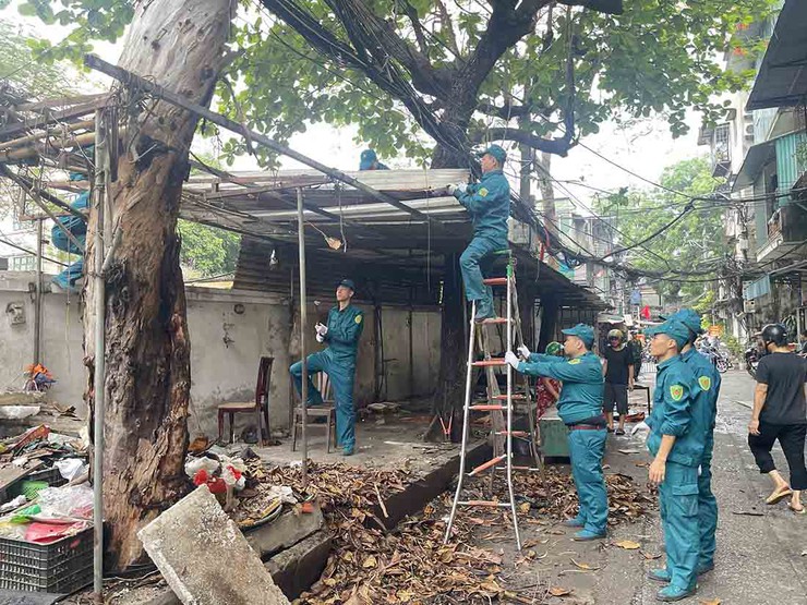 Lãnh đạo phường xuyên lễ bám thực địa, thúc tiến độ GPMB dự án Vành đai 2,5- Ảnh 2.
