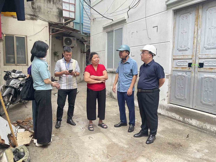 Lãnh đạo phường xuyên lễ bám thực địa, thúc tiến độ GPMB dự án Vành đai 2,5- Ảnh 1.