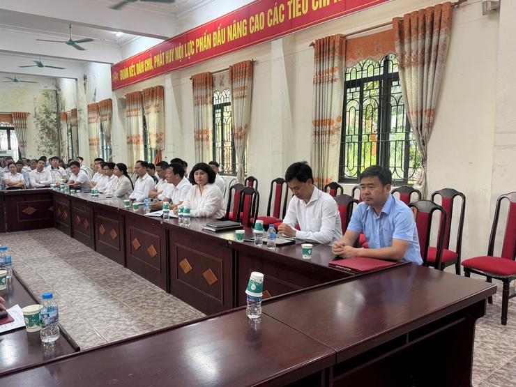 Xã Kim Anh tổ chức Lễ chào cờ đầu tháng
Triển khai nhiệm vụ trọng tâm tháng 5- Ảnh 3.