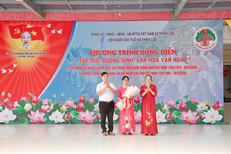 Hội Người cao tuổi xã Thiên Lộc giao lưu văn hóa, văn nghệ - thể dục dưỡng sinh chào mừng các ngày lễ lớn của đất nước.- Ảnh 4.