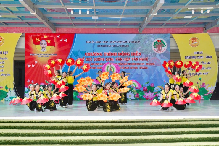 Hội Người cao tuổi xã Thiên Lộc giao lưu văn hóa, văn nghệ - thể dục dưỡng sinh chào mừng các ngày lễ lớn của đất nước.- Ảnh 12.