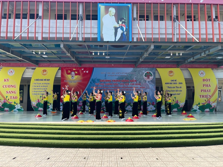 Hội Người cao tuổi xã Thiên Lộc giao lưu văn hóa, văn nghệ - thể dục dưỡng sinh chào mừng các ngày lễ lớn của đất nước.- Ảnh 9.