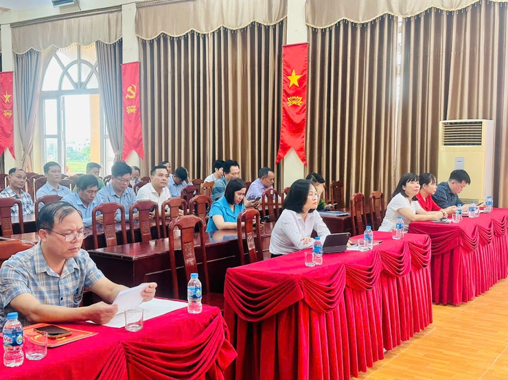UBND xã Kiều Phú tổ chức hội nghị trao giải Cuộc thi “Giữ gìn thôn sáng – xanh – sạch – đẹp – an toàn” quý I năm 2026- Ảnh 1.