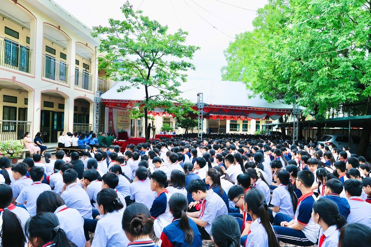Thắp lửa truyền thống cách mạng cho học sinh THCS Phú Nghĩa qua những câu chuyện lịch sử sống động- Ảnh 10.