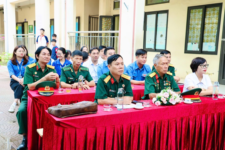 Thắp lửa truyền thống cách mạng cho học sinh THCS Phú Nghĩa qua những câu chuyện lịch sử sống động- Ảnh 11.