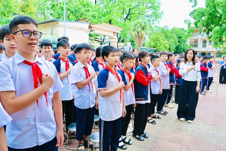 Thắp lửa truyền thống cách mạng cho học sinh THCS Phú Nghĩa qua những câu chuyện lịch sử sống động- Ảnh 2.