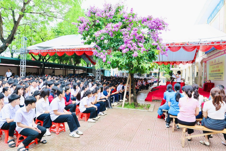Thắp lửa truyền thống cách mạng cho học sinh THCS Phú Nghĩa qua những câu chuyện lịch sử sống động- Ảnh 15.