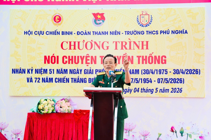 Thắp lửa truyền thống cách mạng cho học sinh THCS Phú Nghĩa qua những câu chuyện lịch sử sống động- Ảnh 5.