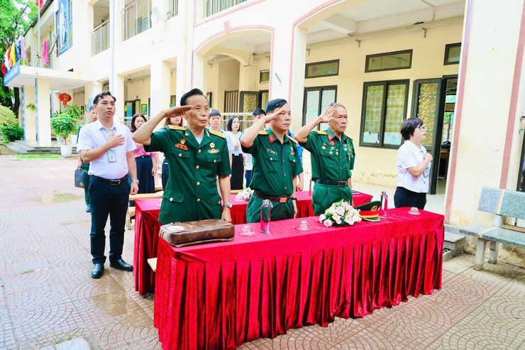 Thắp lửa truyền thống cách mạng cho học sinh THCS Phú Nghĩa qua những câu chuyện lịch sử sống động- Ảnh 1.