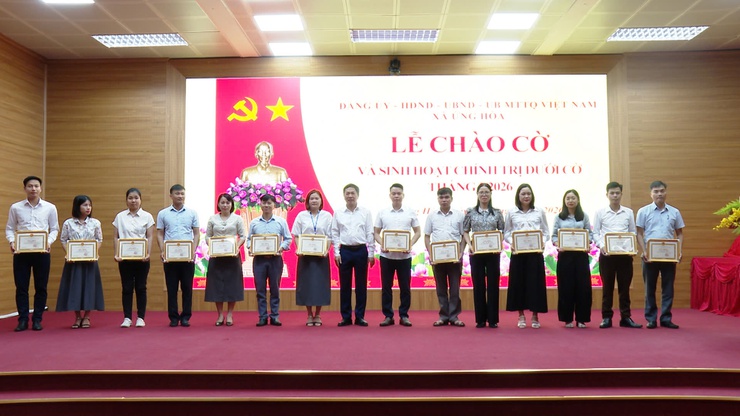 ỨNG HÒA TỔ CHỨC CHÀO CỜ ĐẦU TUẦN, TRIỂN KHAI NHIỆM VỤ TRỌNG TÂM THÁNG 5/2026.- Ảnh 3.