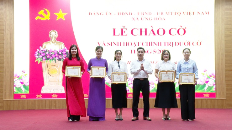 ỨNG HÒA TỔ CHỨC CHÀO CỜ ĐẦU TUẦN, TRIỂN KHAI NHIỆM VỤ TRỌNG TÂM THÁNG 5/2026.- Ảnh 4.