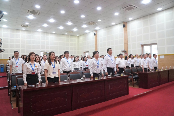 UBND phường Long Biên tổ chức Lễ chào cờ tháng 5/2026- Ảnh 1.