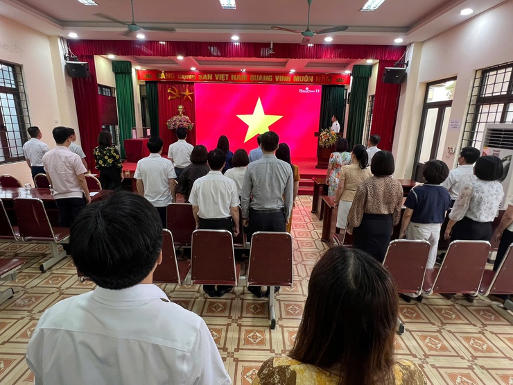 Phường Tây Mỗ tổ chức lễ chào cờ tháng 05 và phát động ủng hộ Quỹ "Đền ơn đáp nghĩa" năm 2026- Ảnh 2.