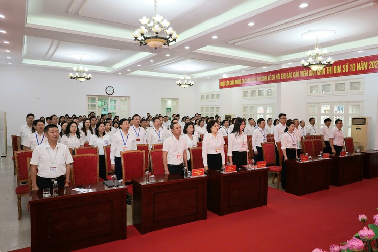 LỄ SINH HOẠT DƯỚI CỜ THÁNG 5 CƠ QUAN ĐẢNG ỦY VÀ CƠ QUAN HĐND-UBND PHƯỜNG BỒ ĐỀ.- Ảnh 1.