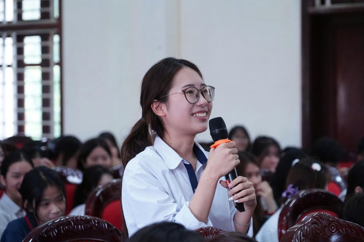 Công an phường Chương Mỹ tuyên truyền, hướng dẫn kỹ năng lái xe an toàn cho học sinh- Ảnh 9.