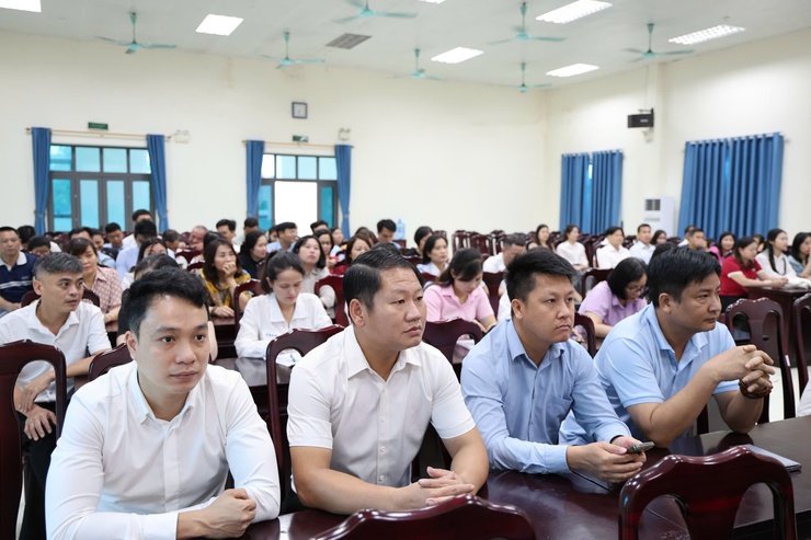 Tam Hưng quán triệt Chỉ thị số 09-CT/TU: Siết chặt kỷ luật, nâng cao hiệu lực, hiệu quả thực thi công vụ- Ảnh 4.