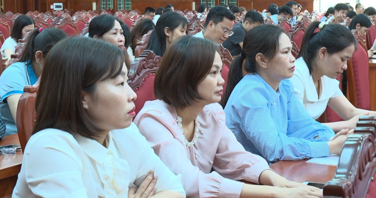 Phúc Thọ sinh hoạt dưới Cờ tháng 5 và giao ban đánh giá kết quả thực hiện nhiệm vụ tháng 4, triển khai nhiệm vụ tháng 5/2026- Ảnh 5.