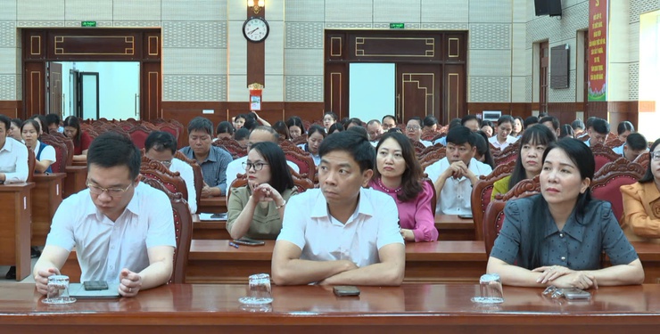Phúc Thọ sinh hoạt dưới Cờ tháng 5 và giao ban đánh giá kết quả thực hiện nhiệm vụ tháng 4, triển khai nhiệm vụ tháng 5/2026- Ảnh 4.