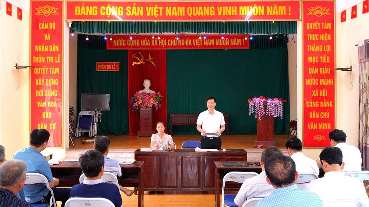 ĐỒNG CHÍ ĐINH HỮU BÌNH, PHÓ BÍ THƯ ĐẢNG ỦY, CHỦ TỊCH UBND XÃ DỰ SINH HOẠT CHI BỘ THÔN TRI LỄ 1

- Ảnh 1.
