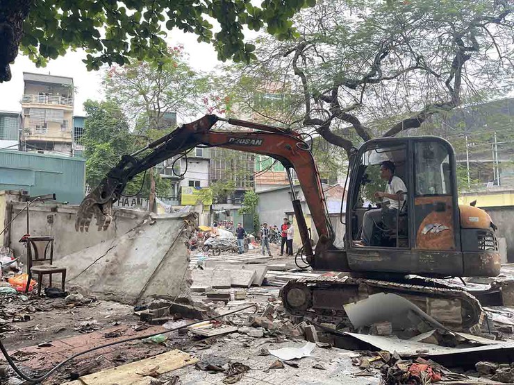 Lãnh đạo phường xuyên lễ bám thực địa, thúc tiến độ GPMB dự án Vành đai 2,5- Ảnh 3.
