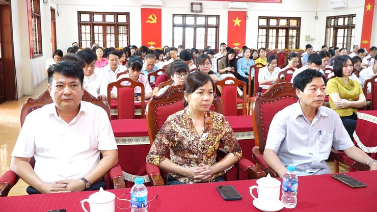 Xã Vật Lại tổ chức Lễ chào cờ đầu tuần và triển khai nhiệm vụ trọng tâm tháng 5 năm 2026- Ảnh 2.