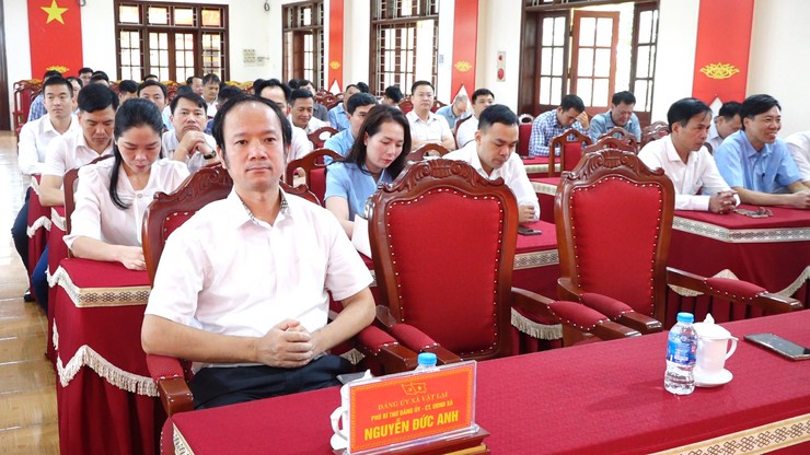 Xã Vật Lại tổ chức Lễ chào cờ đầu tuần và triển khai nhiệm vụ trọng tâm tháng 5 năm 2026- Ảnh 3.