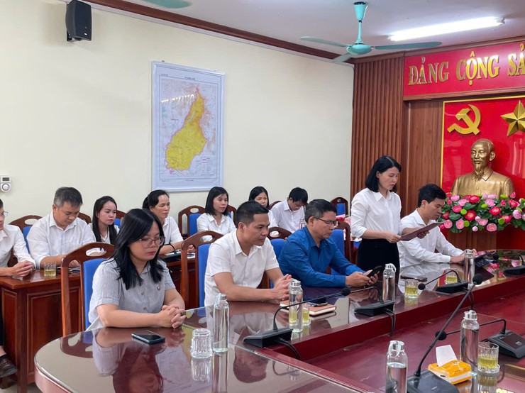 XÃ KIM ANH TỔ CHỨC HỘI NGHỊ CÔNG BỐ QUYẾT ĐỊNH ĐIỀU ĐỘNG, BỔ NHIỆM CÁN BỘ.- Ảnh 1.