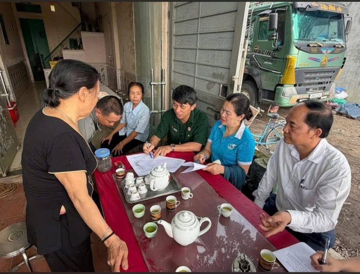 Ủy ban MTTQ xã Ứng Thiên đẩy mạnh tuyên truyền, vận động giải phóng mặt bằng dự án nâng cấp Quốc lộ 21B- Ảnh 5.