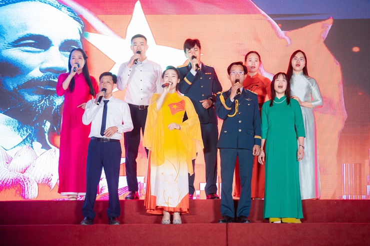 ĐẶC SẮC CHƯƠNG TRÌNH VĂN NGHỆ CHÀO MỪNG ĐẠI HỘI ĐẠI BIỂU TOÀN QUỐC MTTQ VIỆT NAM VÀ CÁC TỔ CHỨC CHÍNH TRỊ - XÃ HỘI NHIỆM KỲ 2026-2031- Ảnh 18.