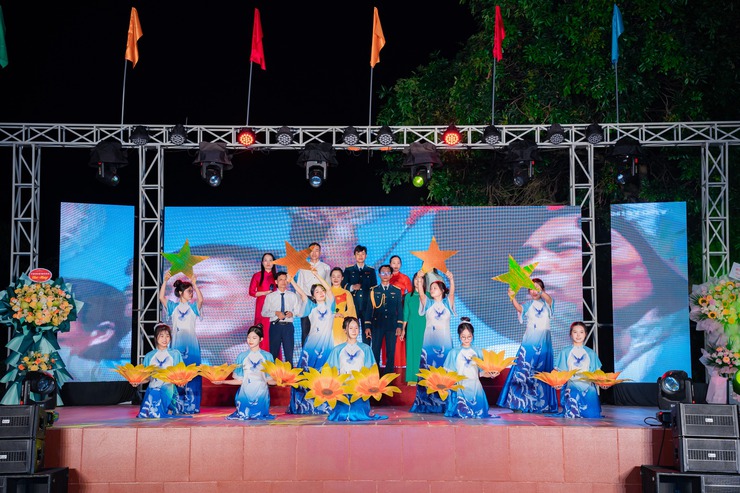 ĐẶC SẮC CHƯƠNG TRÌNH VĂN NGHỆ CHÀO MỪNG ĐẠI HỘI ĐẠI BIỂU TOÀN QUỐC MTTQ VIỆT NAM VÀ CÁC TỔ CHỨC CHÍNH TRỊ - XÃ HỘI NHIỆM KỲ 2026-2031- Ảnh 21.