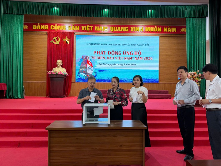 ĐẢNG BỘ CÁC CƠ QUAN ĐẢNG XÃ NỘI BÀI TỔ CHỨC LỄ CHÀO CỜ THÁNG 5/2026- Ảnh 3.