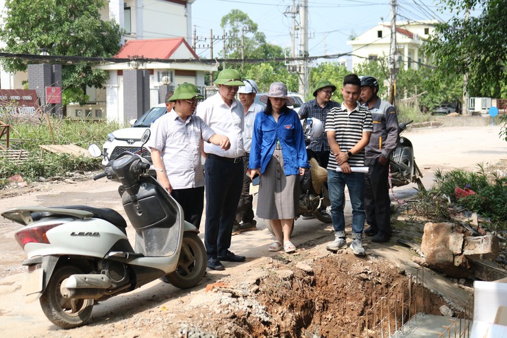 Xã Quảng Bị kiểm tra tiến độ thực hiện các dự án trên địa bàn- Ảnh 3.