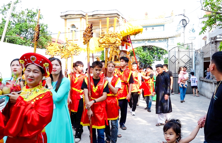 Vĩnh Mộ rộn ràng Lễ hội truyền thống tưởng nhớ Quỳnh Hoa Thánh Mẫu- Ảnh 4.