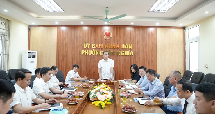 Phường Yên Nghĩa công bố và trao quyết định về công tác cán bộ- Ảnh 2.