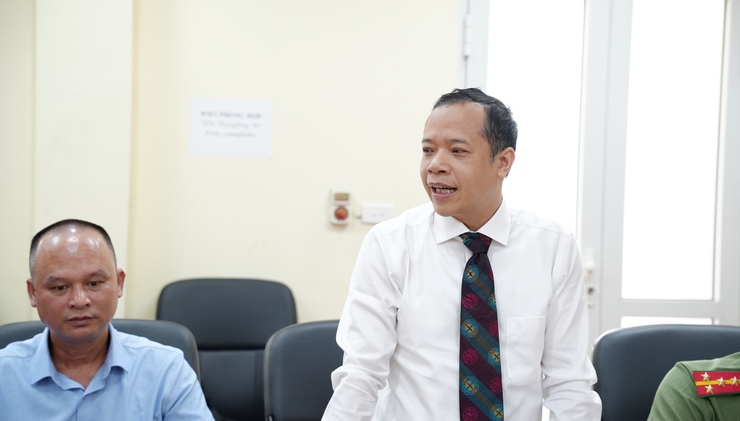 Phường Yên Nghĩa công bố và trao quyết định về công tác cán bộ- Ảnh 3.