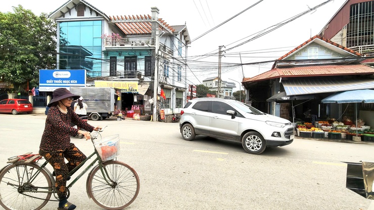Tỉnh lộ 418 qua xã Đoài Phương:
Diện mạo mới từ quyết sách quyết liệt
- Ảnh 2.