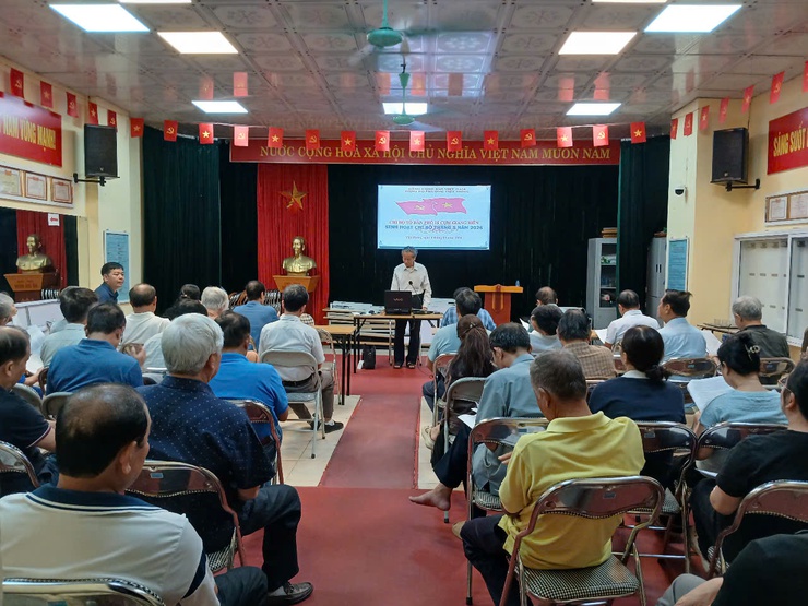 Sinh hoạt chuyên đề tháng 5/2026: Động lực thúc đẩy triển khai hiệu quả Nghị quyết 02-NQ/TW tại phường Việt Hưng.- Ảnh 3.