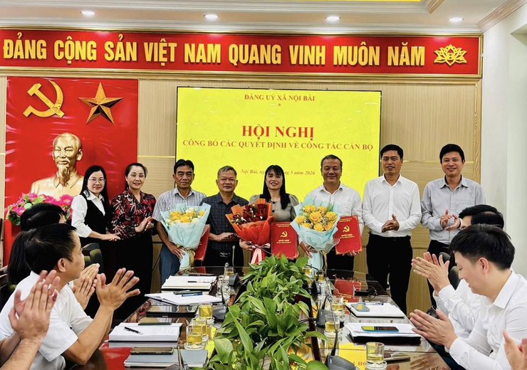ĐẢNG ỦY XÃ NỘI BÀI TRAO CÁC QUYẾT ĐỊNH VỀ CÔNG TÁC CÁN BỘ- Ảnh 3.