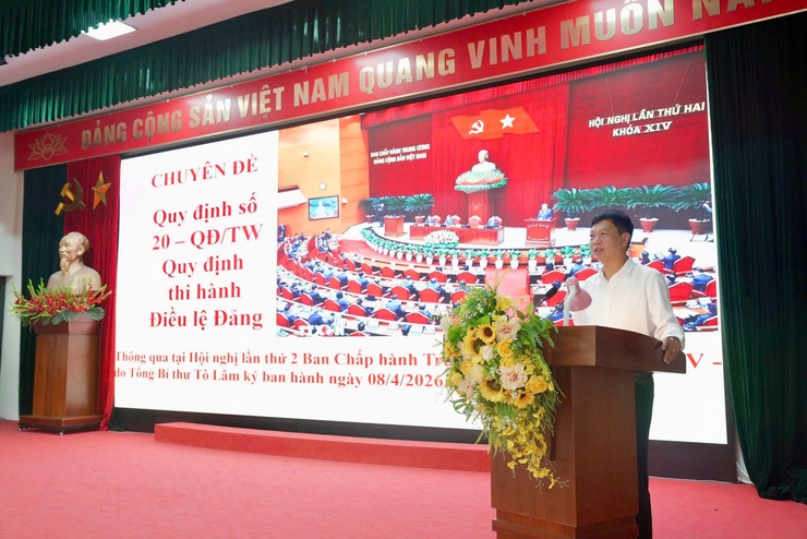 Hội nghị nghiên cứu, học tập, quán triệt, tuyên truyền, triển khai thực hiện nghị quyết số 02-NQ/TW, ngày 17/3/2026 của Bộ Chính trị - Ảnh 8.