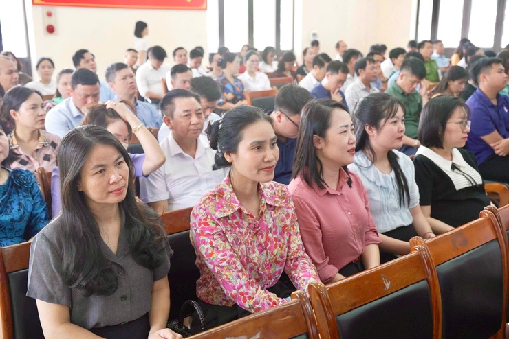 Hội nghị nghiên cứu, học tập, quán triệt, tuyên truyền, triển khai thực hiện nghị quyết số 02-NQ/TW, ngày 17/3/2026 của Bộ Chính trị - Ảnh 5.
